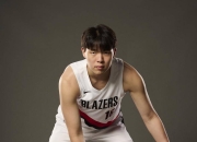 美媒评最佳新秀奖三黑马:杨瀚森在列雷霆篮网后卫上榜的简单介绍